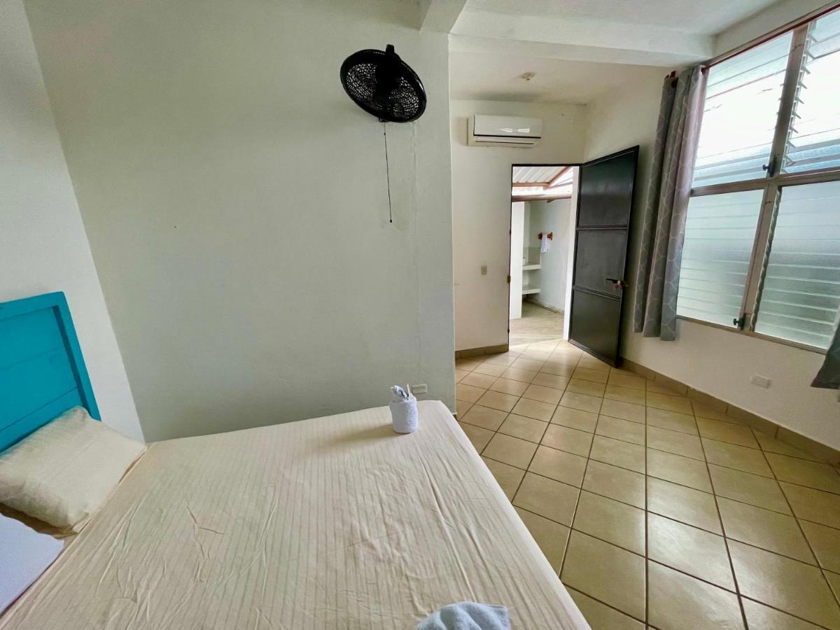 פלורס Hostal Inn 2 מראה חיצוני תמונה