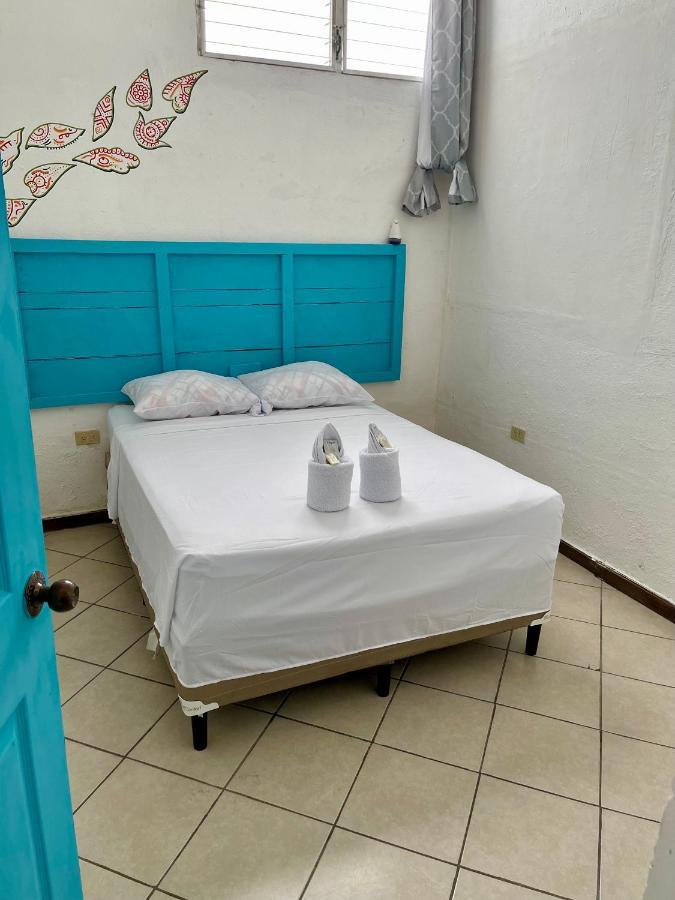 פלורס Hostal Inn 2 מראה חיצוני תמונה