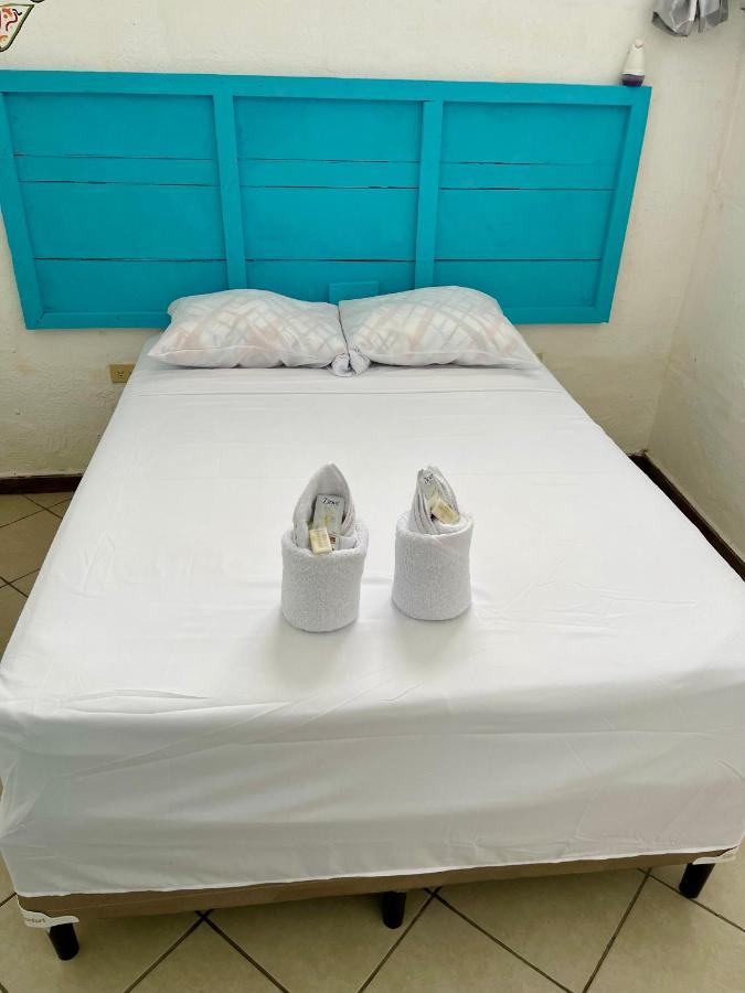 פלורס Hostal Inn 2 מראה חיצוני תמונה