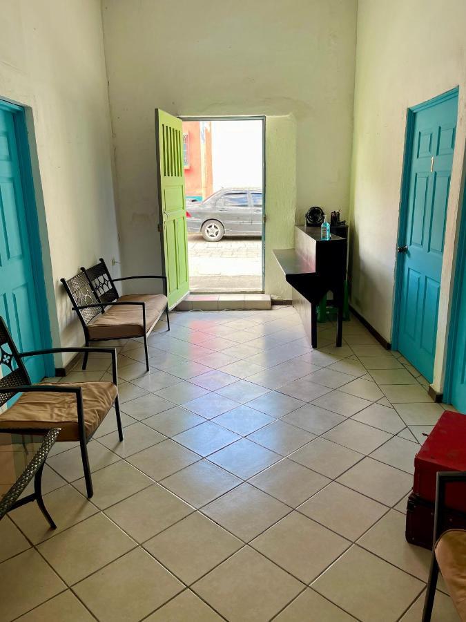 פלורס Hostal Inn 2 מראה חיצוני תמונה