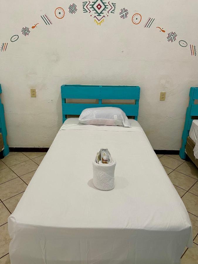 פלורס Hostal Inn 2 מראה חיצוני תמונה