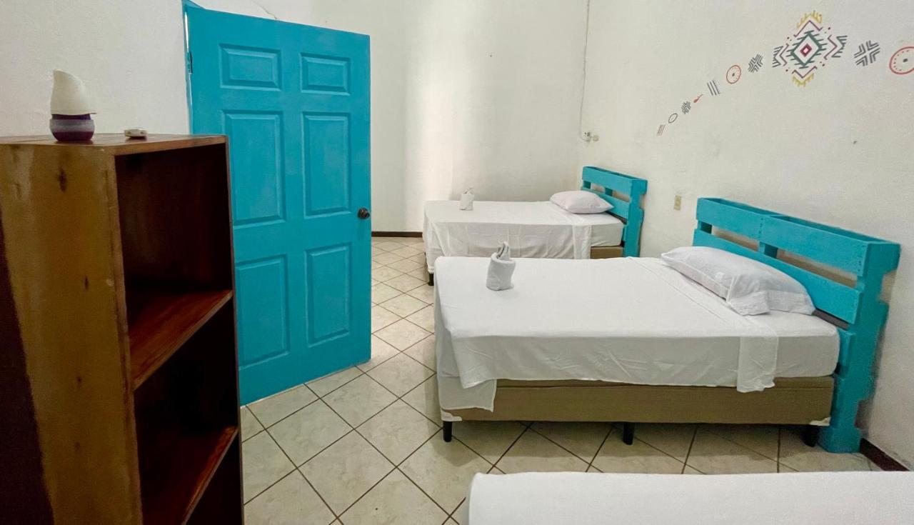 פלורס Hostal Inn 2 מראה חיצוני תמונה
