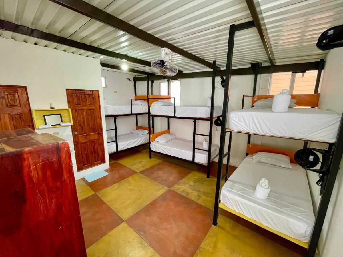 פלורס Hostal Inn 2 מראה חיצוני תמונה