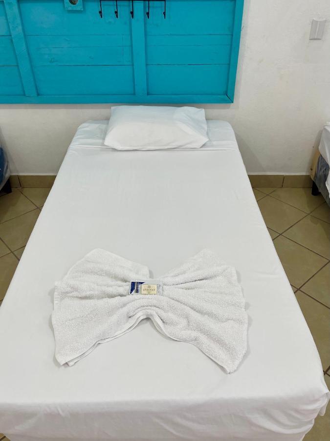 פלורס Hostal Inn 2 מראה חיצוני תמונה